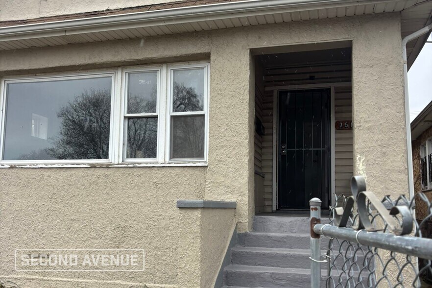 Primary Photo - 7518 S Merrill Ave