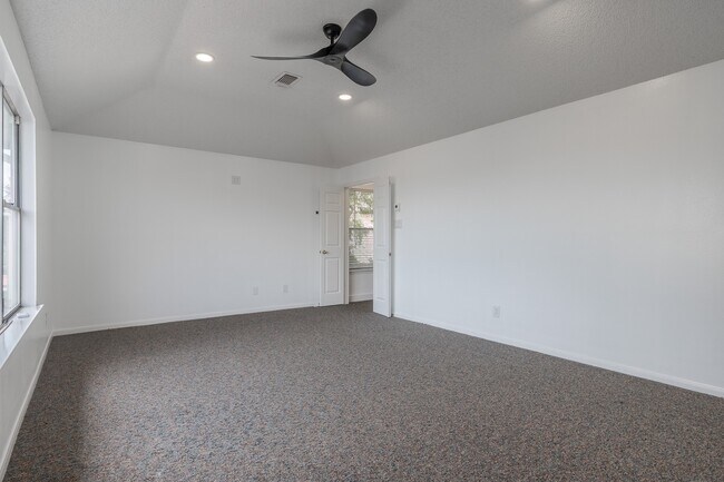 Building Photo - 19102 Lookout Mountain Ln