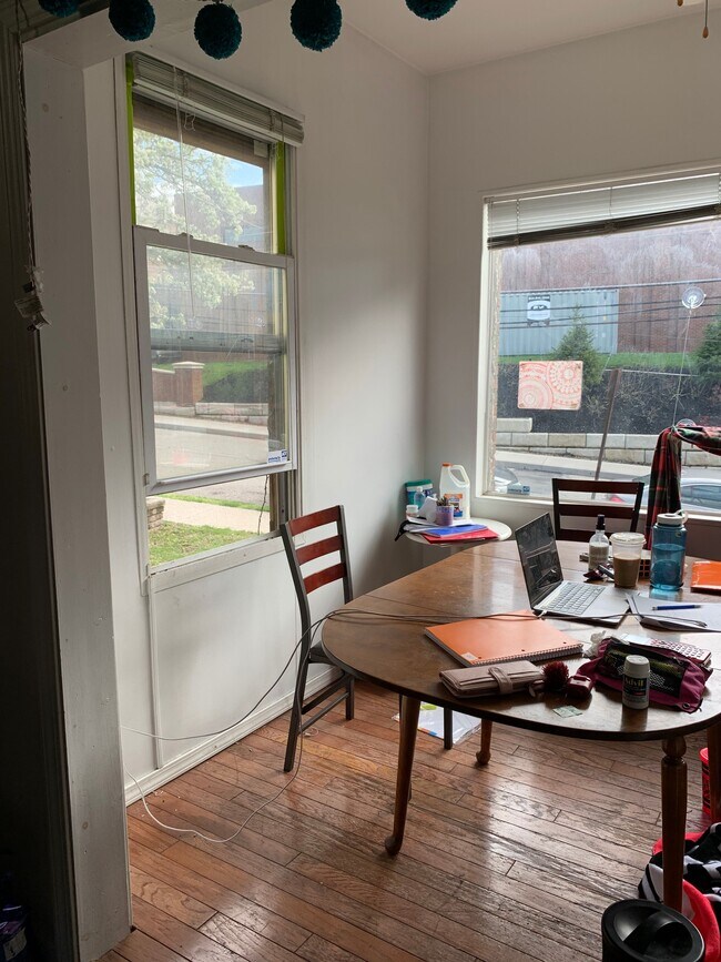 Building Photo - 308 S Neville St