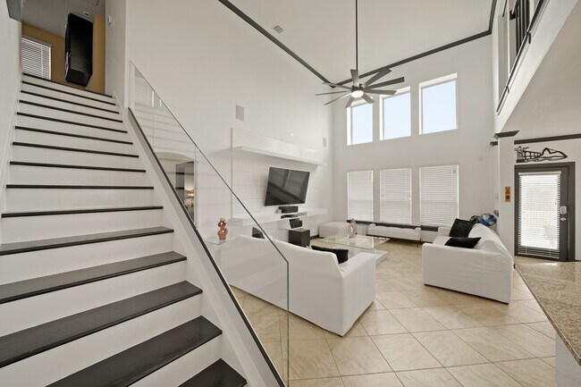 Building Photo - 249 Castlegate Ln