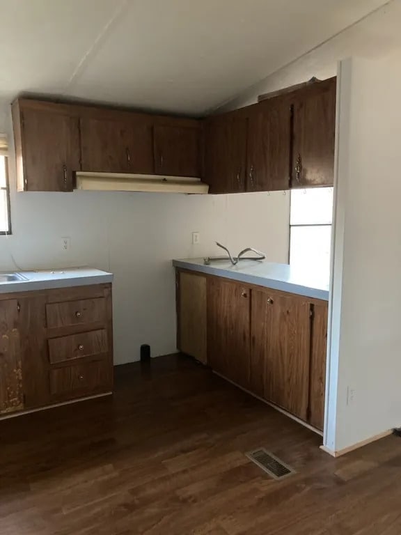 Building Photo - 3 Bedroom 2 Bathroom