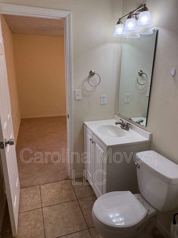 Building Photo - 11 Cooperfield Ave