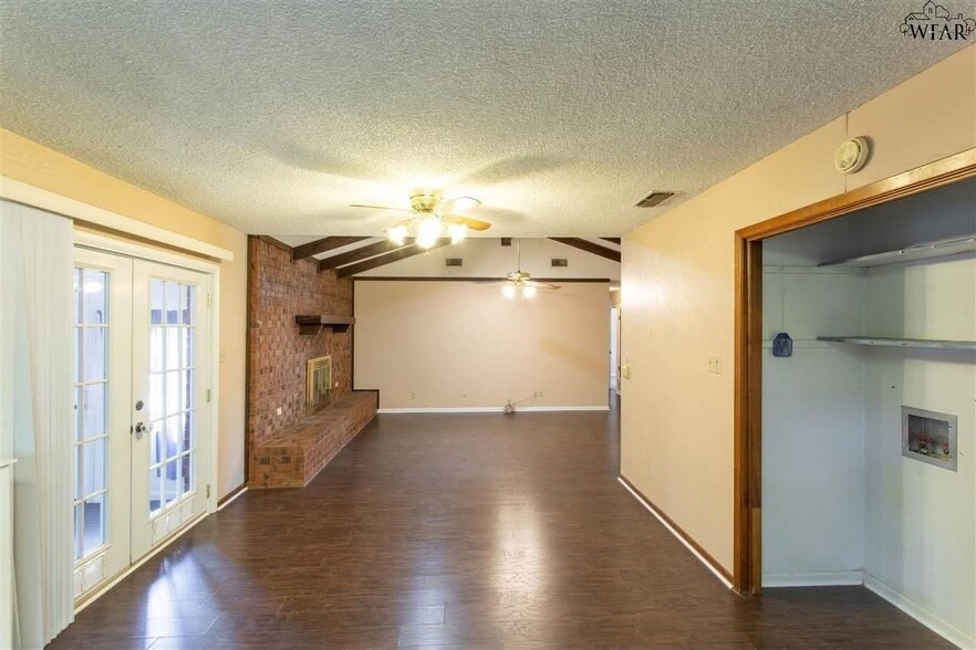 Building Photo - 8 Chanute Cir