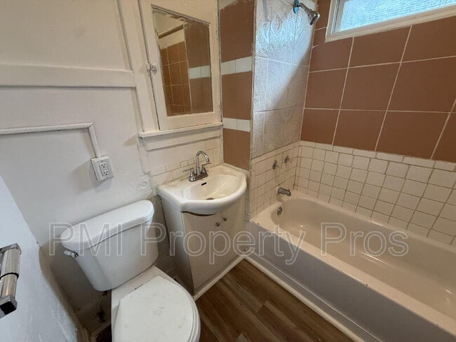 Building Photo - 2155 N 32nd St