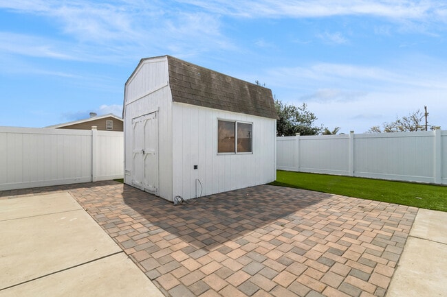 Building Photo - 3712 Odom St