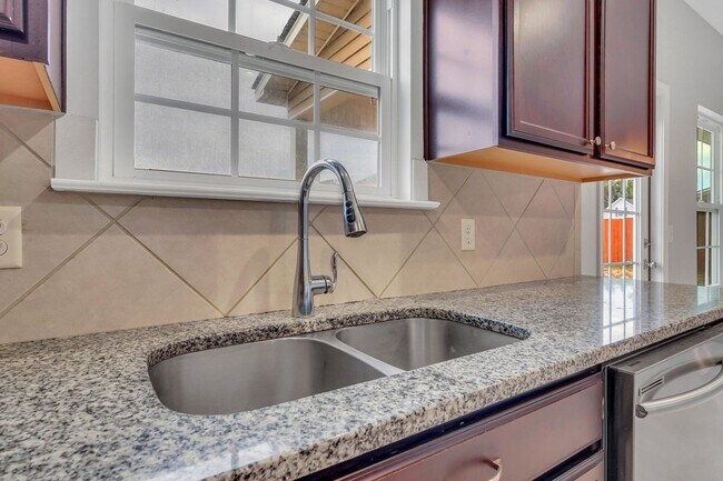 Building Photo - COMING EARLY JUNE 2026! (Pet Friendly)