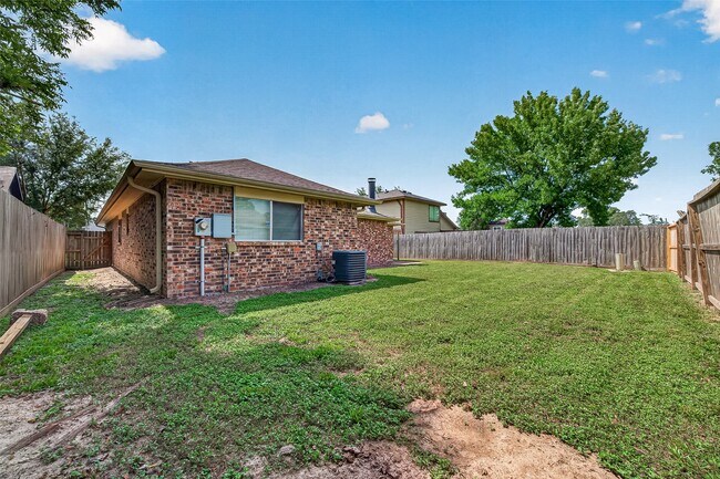 Building Photo - 7407 Cortes Dr