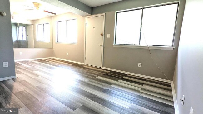 Building Photo - 1703 Fountain Rock Way