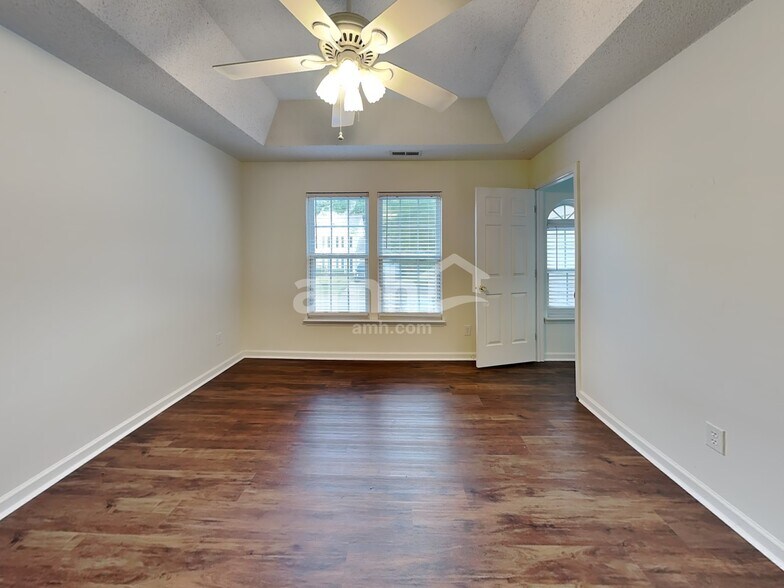Building Photo - 316 Windsong Dr
