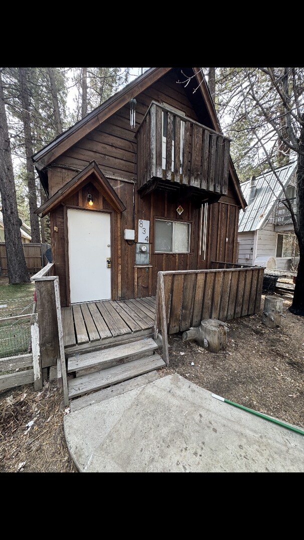 Building Photo - Big bear cabin