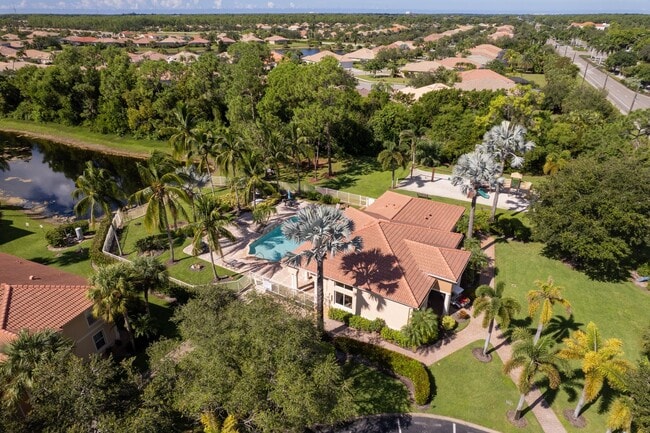 Building Photo - ** IBIS CLUB ** 3 BED / 2 BATH - CONDO - GATED COMMUNITY - SMALL PET OK! - ANNUAL RENTAL