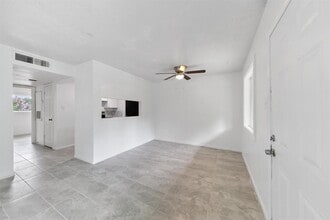 Building Photo - 1312 W Adoue St