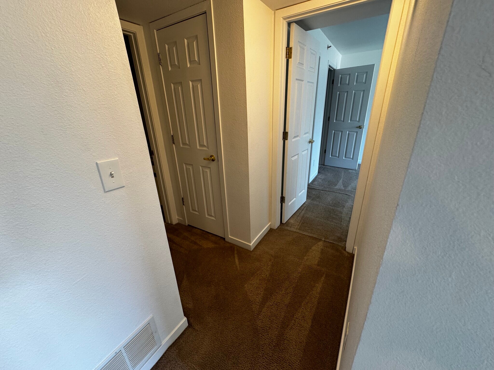Building Photo - 33 S Boulder Cir