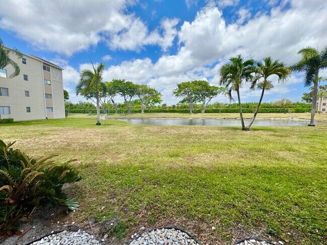Building Photo - 7145 Huntington Ln