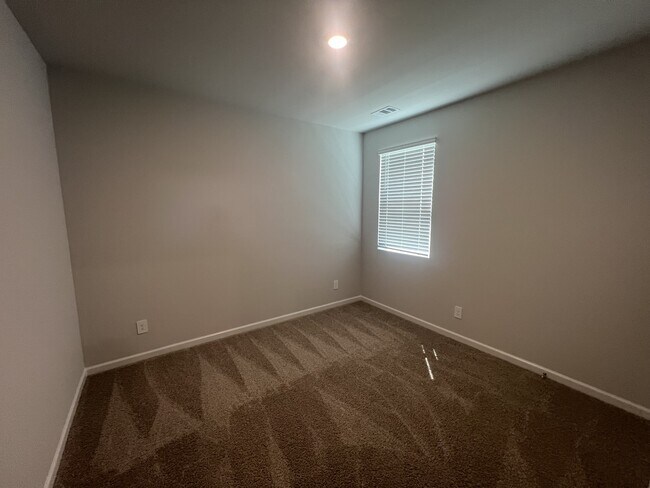 Building Photo - 110 Hartmann Crossing Dr