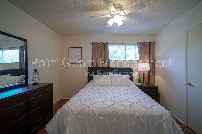 Building Photo - 1521 Oxford Pl