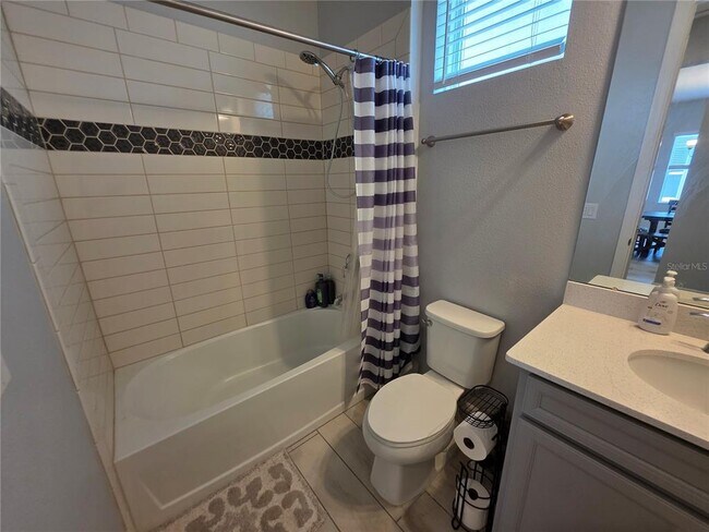 Building Photo - 6123 Voyagers Pl