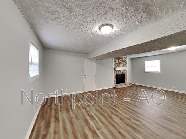 Building Photo - 2741 Oxford Dr