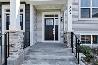Building Photo - 333 Settlers Pl