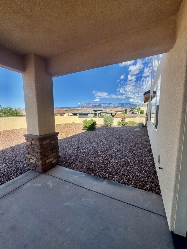 Building Photo - 2388 S 3330 W