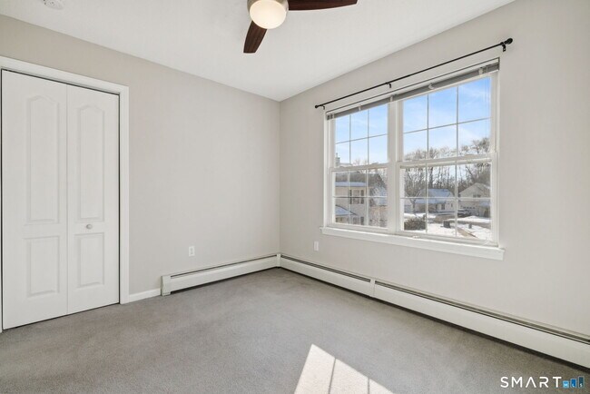 Building Photo - 65 Fitch Meadow Ln