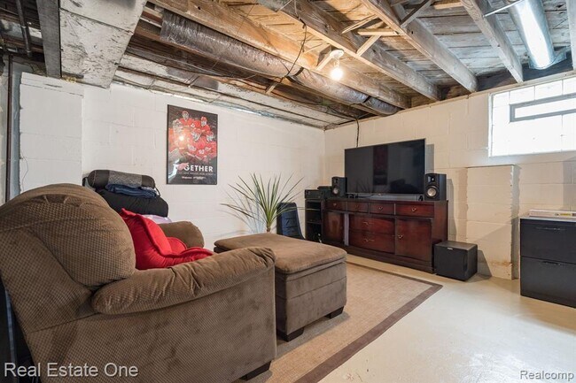 Building Photo - 23128 Olmstead St