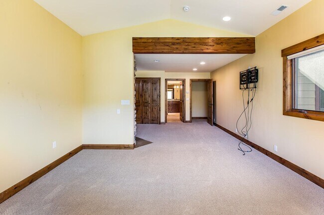 Building Photo - 2689 Holiday Ranch Loop Rd