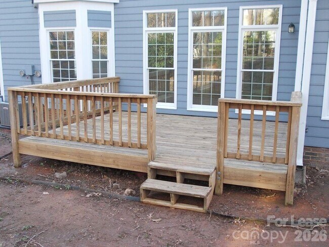 Building Photo - 6223 Hickory Cove Ln