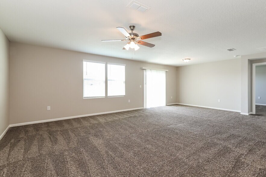 Building Photo - 2227 Pebble Point Dr
