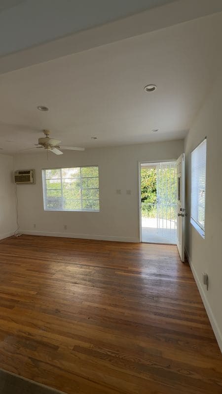 Building Photo - 1125 Elm Ave