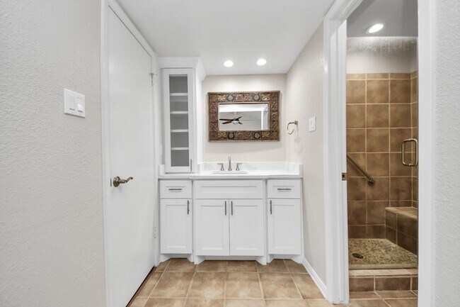 Building Photo - 2588 Bering Dr