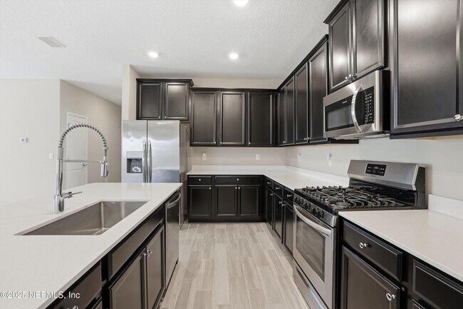 Building Photo - 1762 Amberly Dr