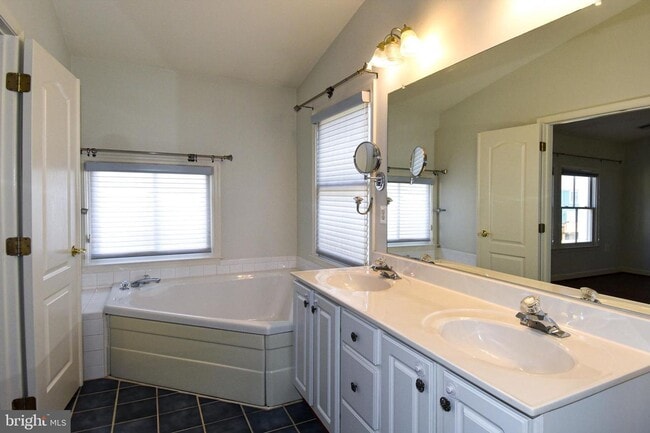 Building Photo - 265 Town Branch Terrace SW