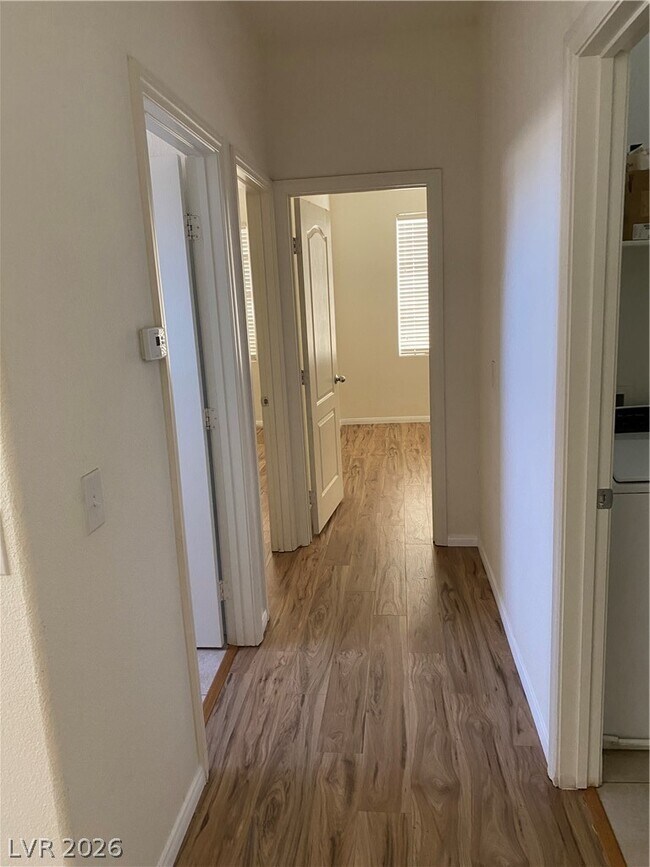 Building Photo - 10555 Lessona St