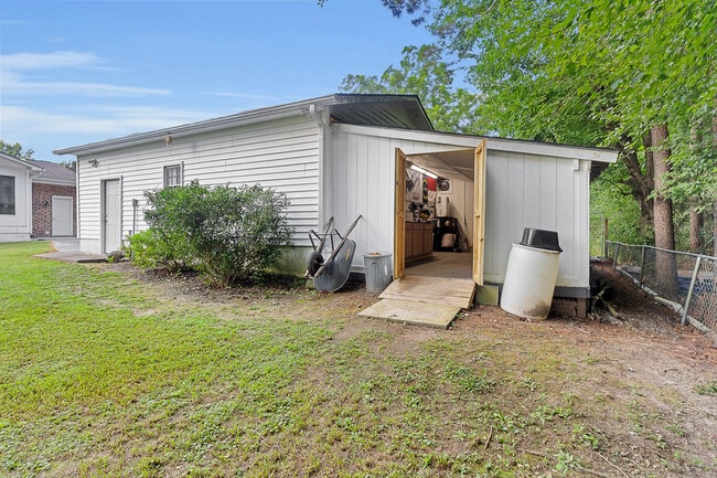 Building Photo - 529 W Grantham Rd