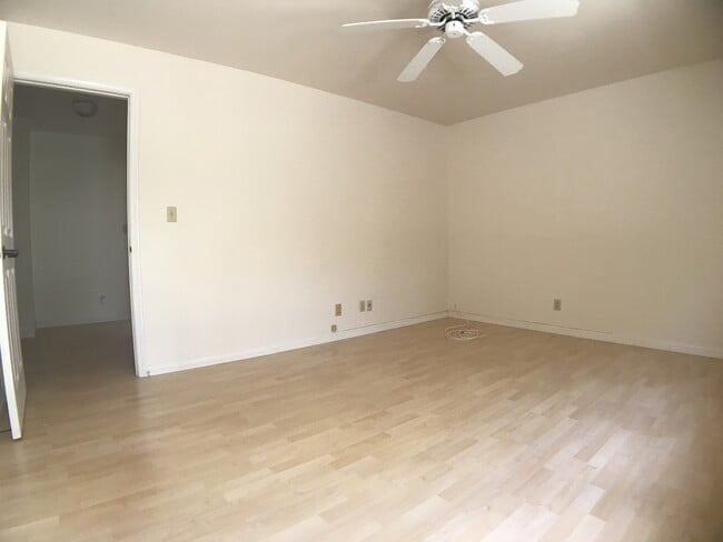 Building Photo - Kaimuki Wilhemina Rise gated home! Spectacular ocean views, garage parking.