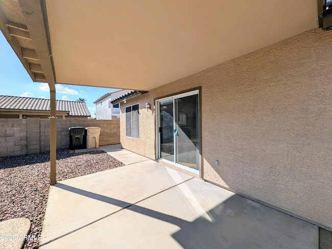 Building Photo - 8639 W Fullam St