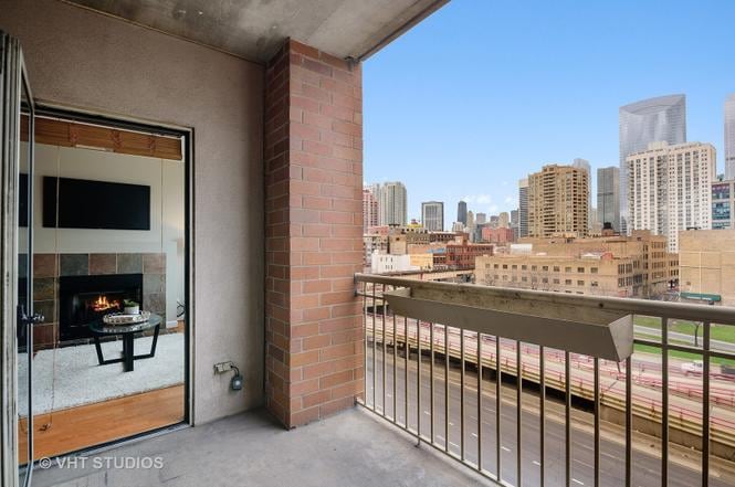 Building Photo - 720 W Randolph St