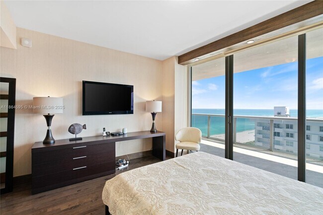 Building Photo - 5875 Collins Ave