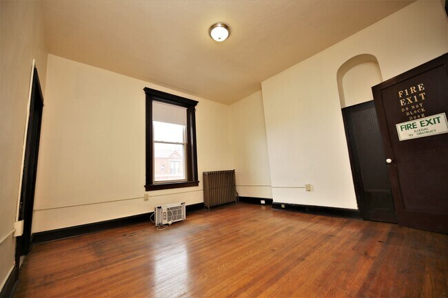 Building Photo - 2125 St Paul St