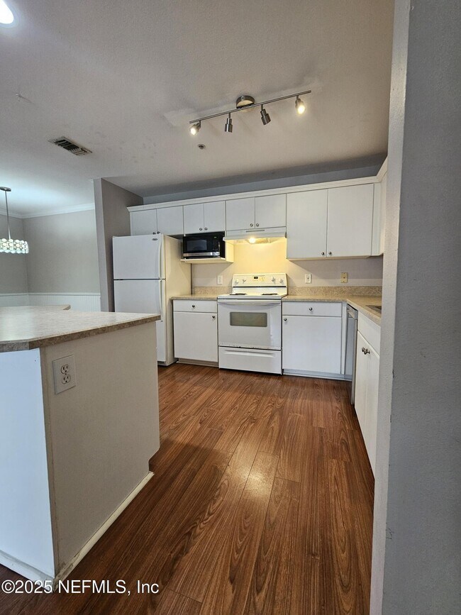 Building Photo - 3591 Kernan Blvd S