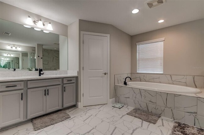 Building Photo - 13118 Jeter Creek Dr