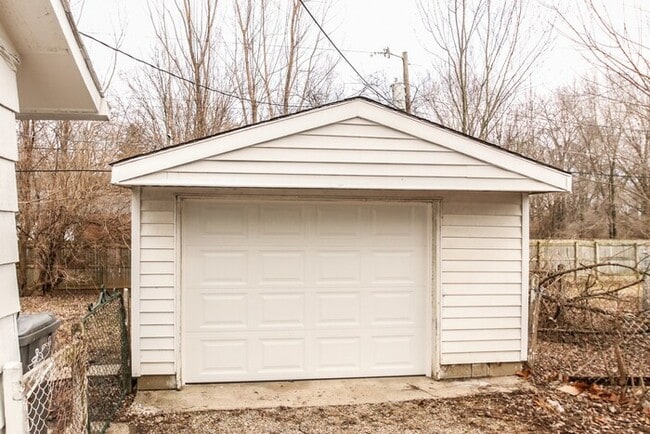 Building Photo - Adorable 3 Bedroom, 1 Bath Home in Eagleda...