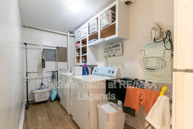 Building Photo - 4932 Rock Haven Dr SW