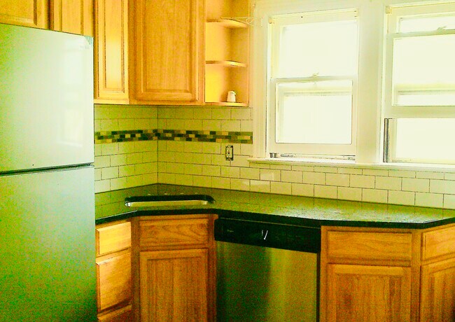 Building Photo - 180 Highland Ave