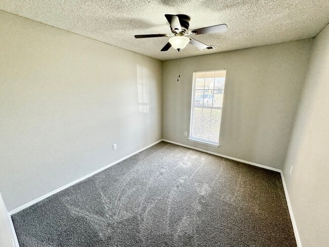 Building Photo - 9117 Preakness Dr