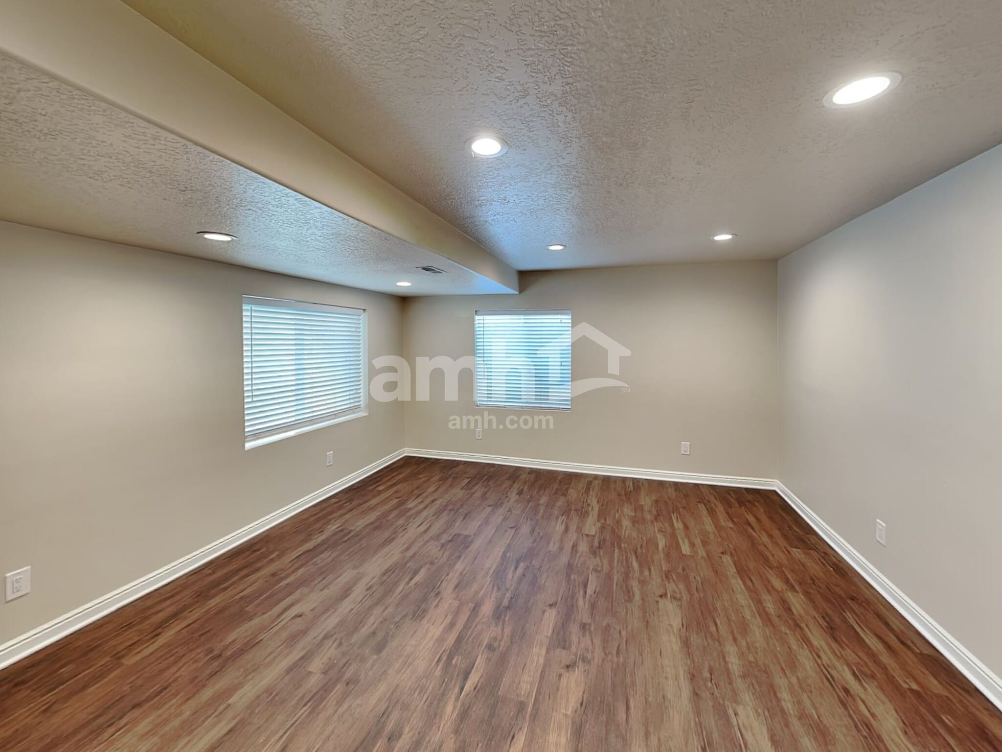 Building Photo - 7585 S 2050 E