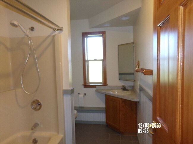 Building Photo - 3bd 2baHome Located in Montesano