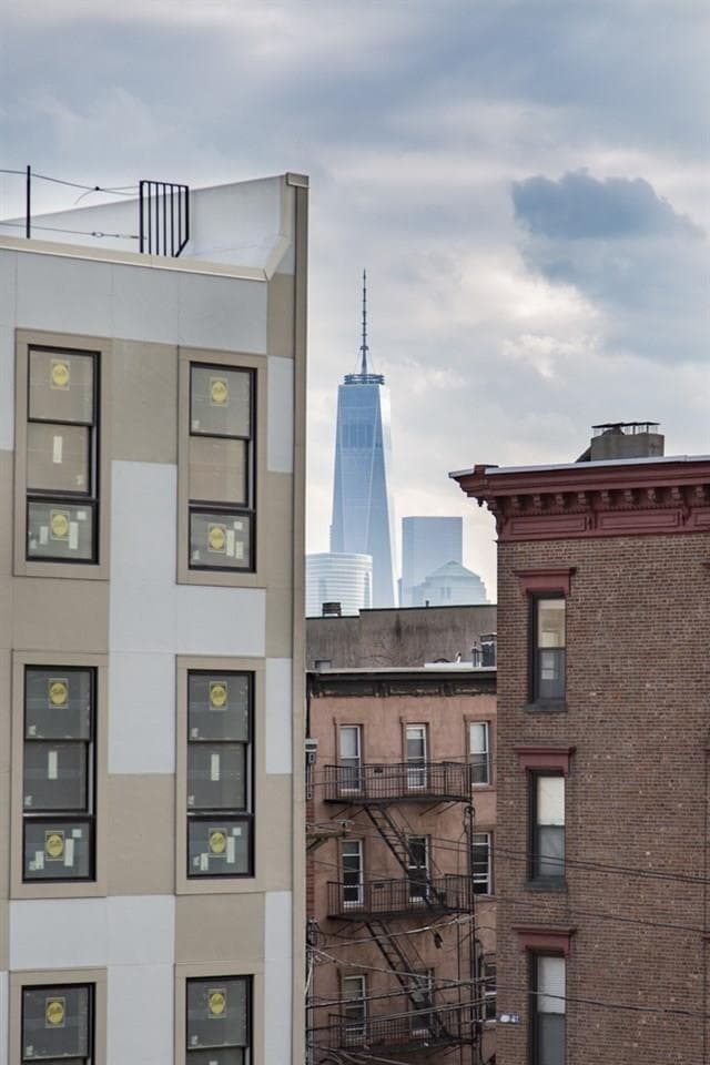 Building Photo - 509 Monroe St