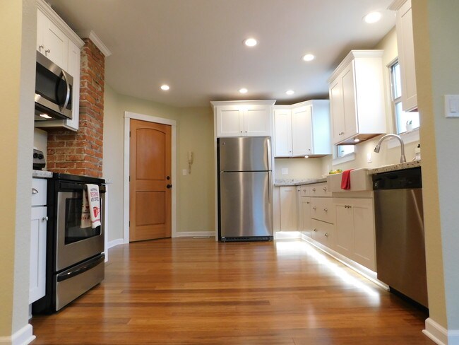 Building Photo - Savier Street Apartments